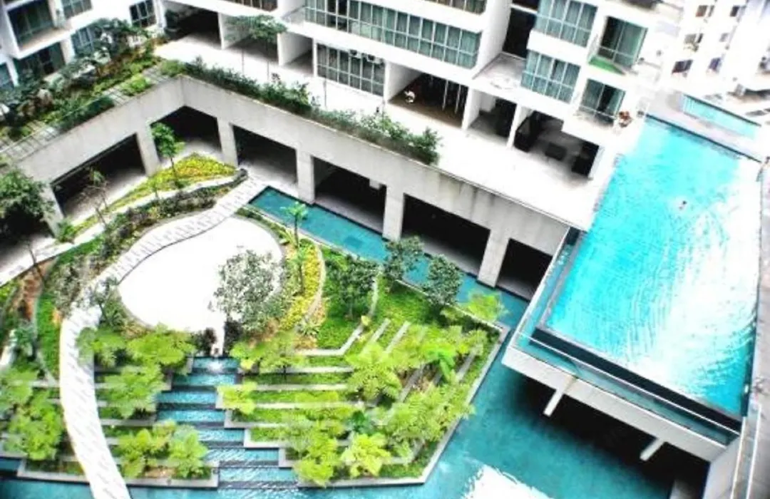 Regalia Skypool Klcc-1
